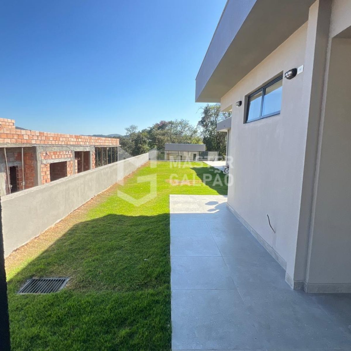 Casa com 4 suítes e lazer completo