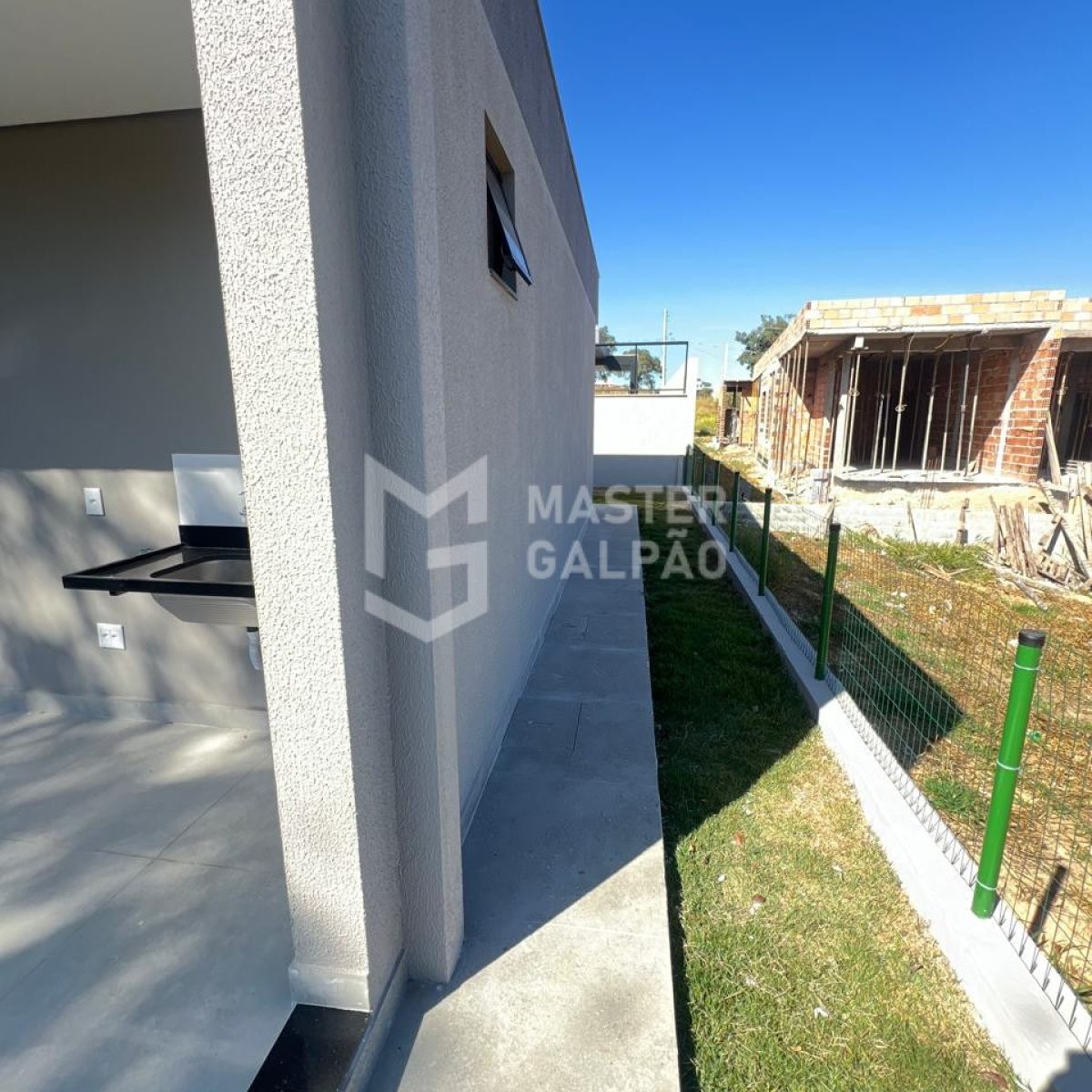 Casa com 4 suítes e lazer completo