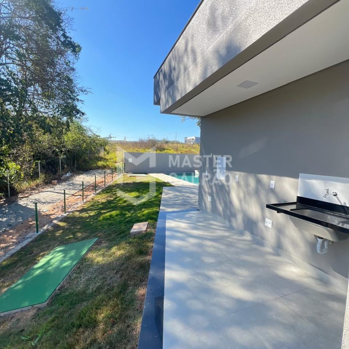 Casa com 4 suítes e lazer completo
