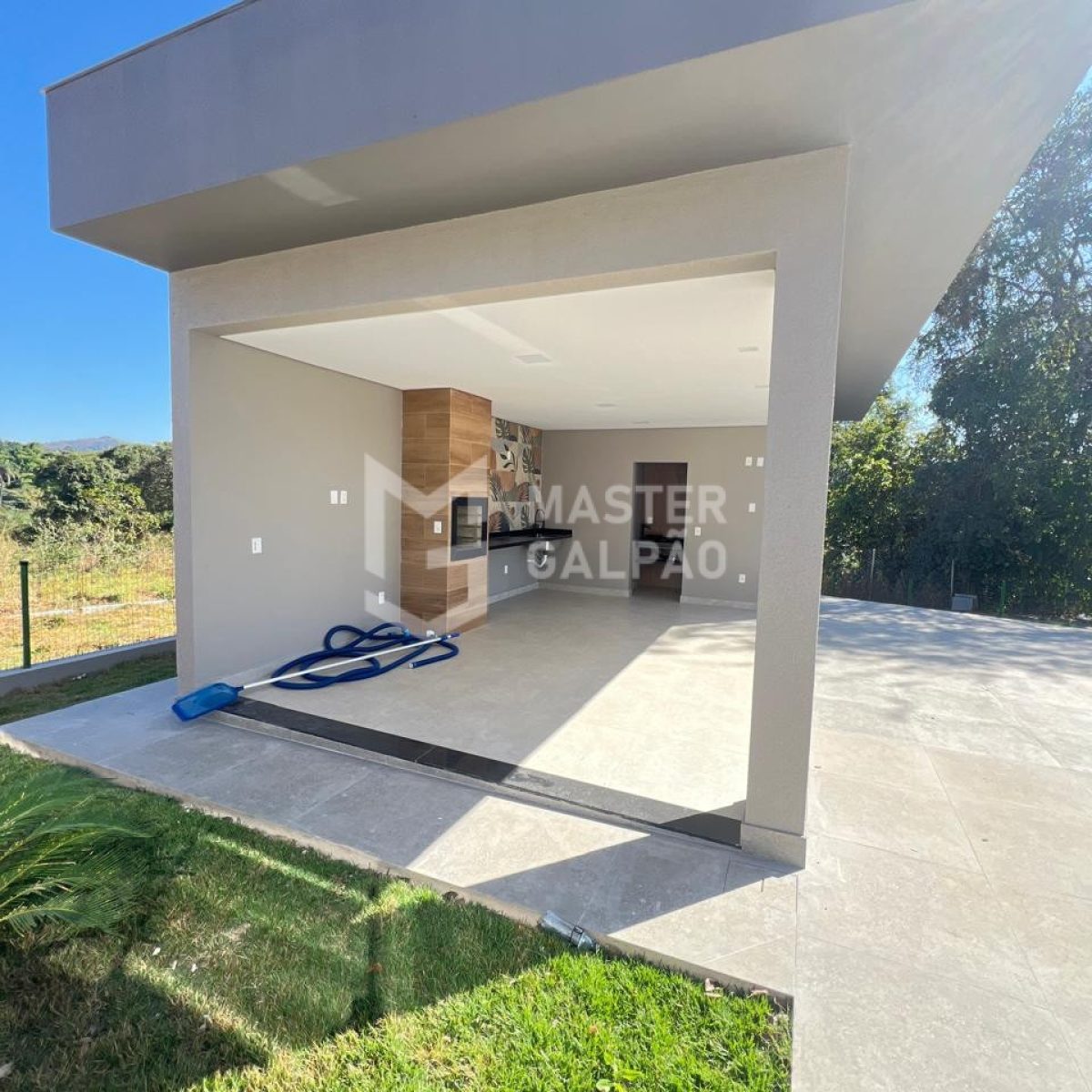 Casa com 4 suítes e lazer completo