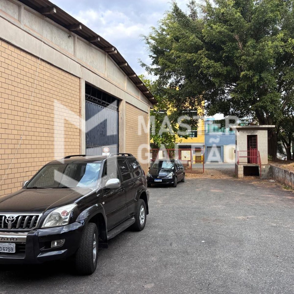 - Terreno Industrial com Galpão à Venda – 8.521m² em Belo Horizonte