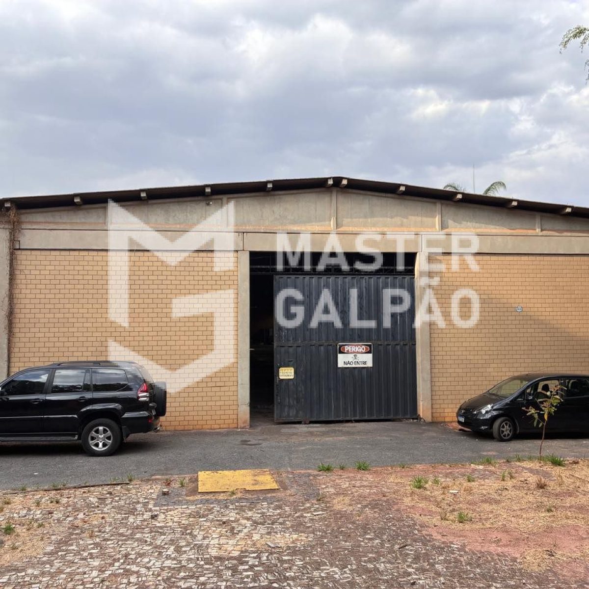 - Terreno Industrial com Galpão à Venda – 8.521m² em Belo Horizonte