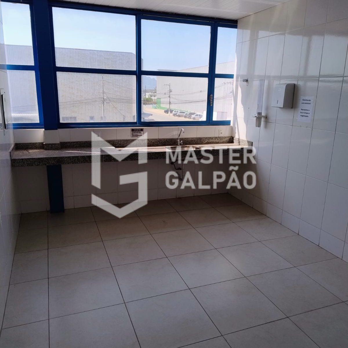 Galpão de 1.260m² com Docas Eletrônicas