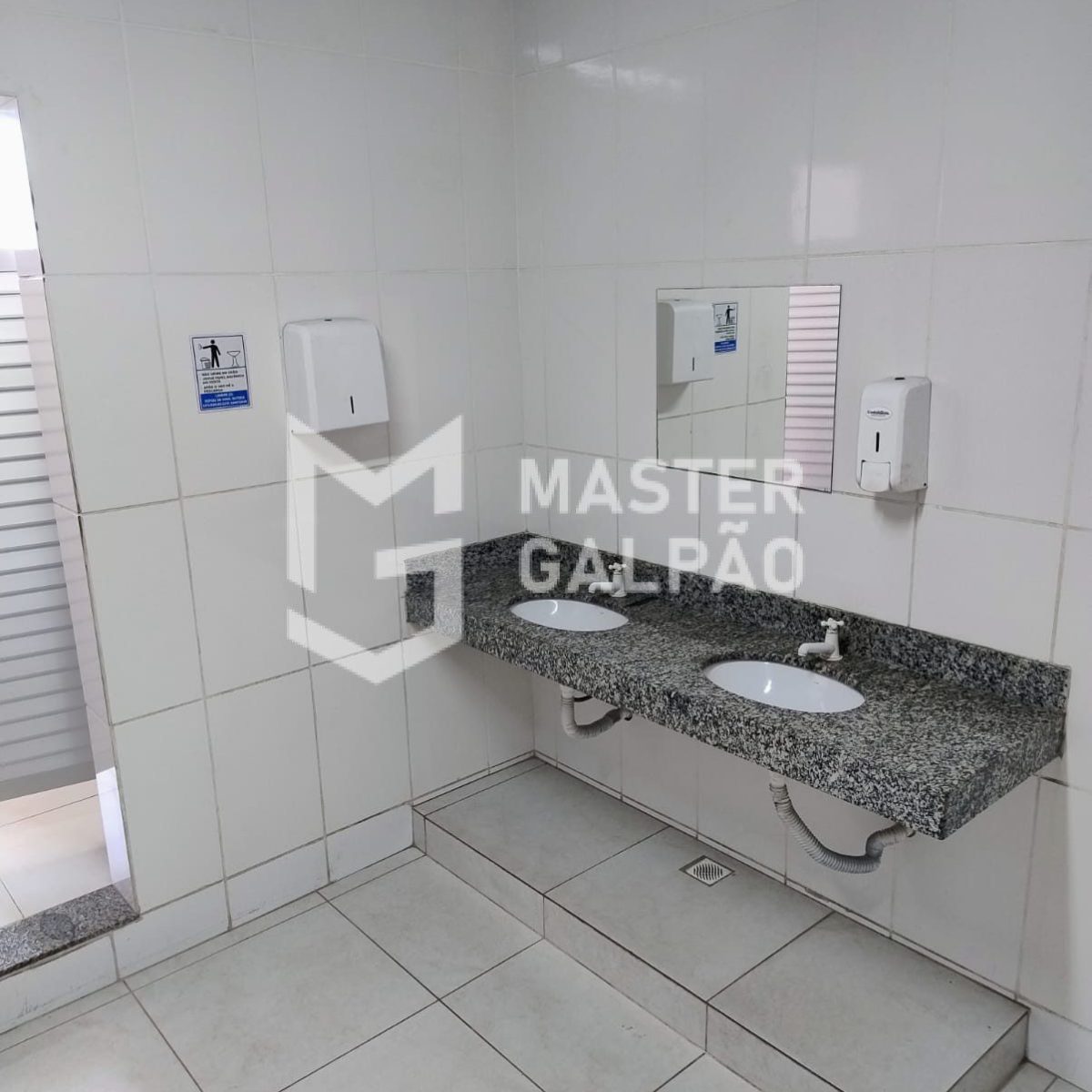 Galpão de 1.260m² com Docas Eletrônicas