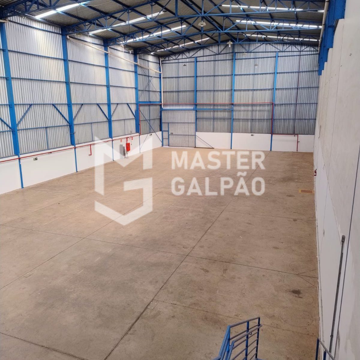 Galpão de 1.260m² com Docas Eletrônicas
