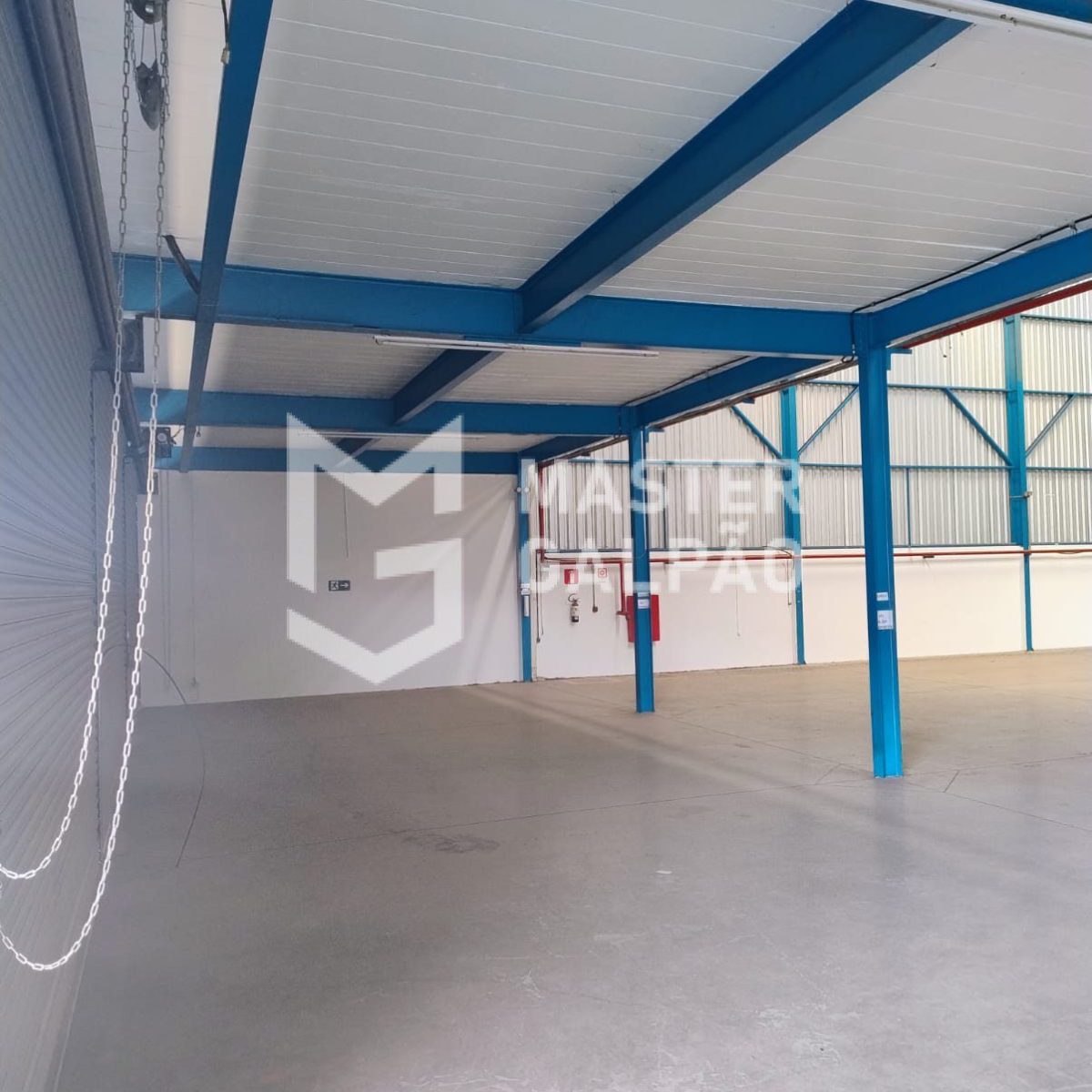 Galpão de 1.260m² com Docas Eletrônicas