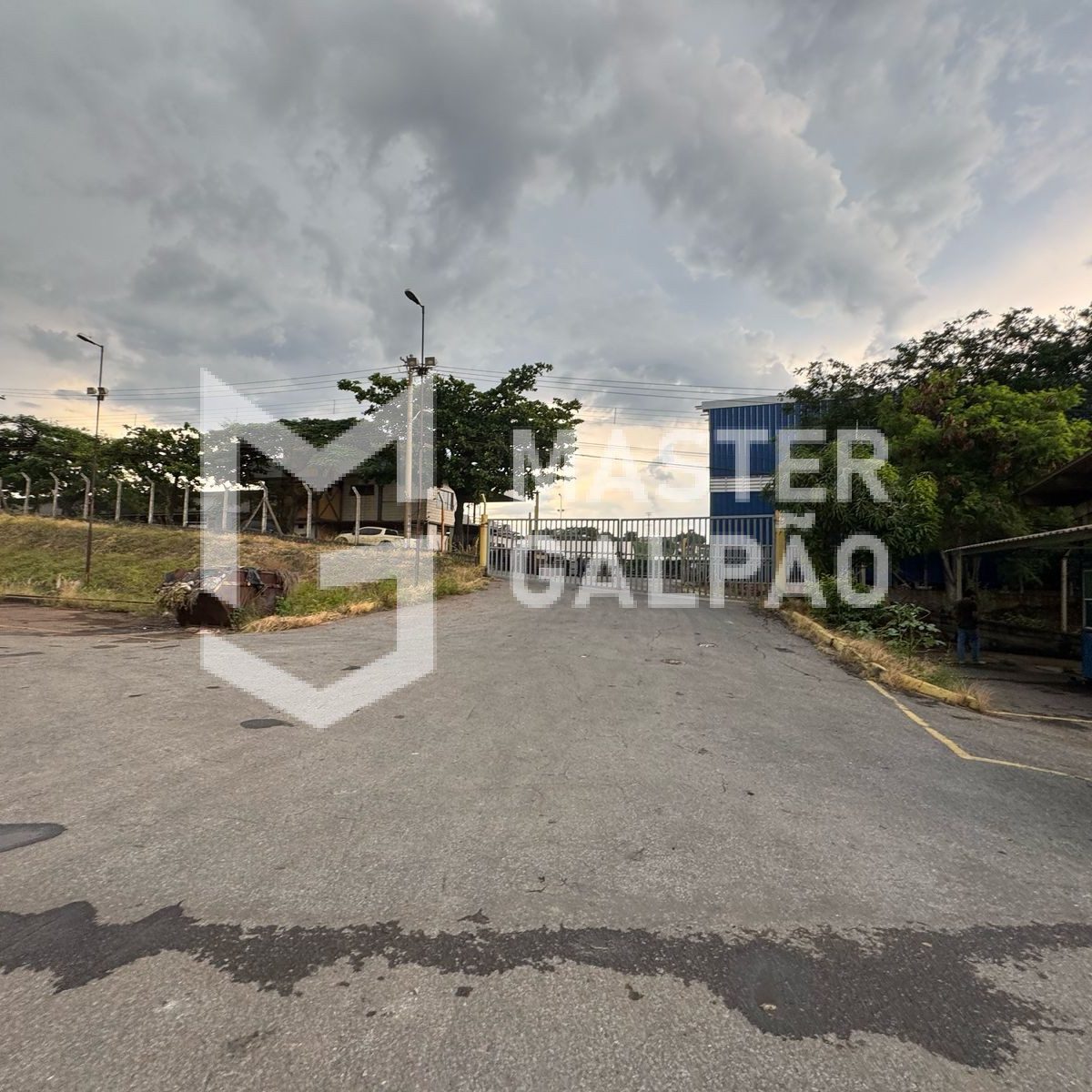 Galpão Industrial de 3.500m² com Pátio de 7.000m²