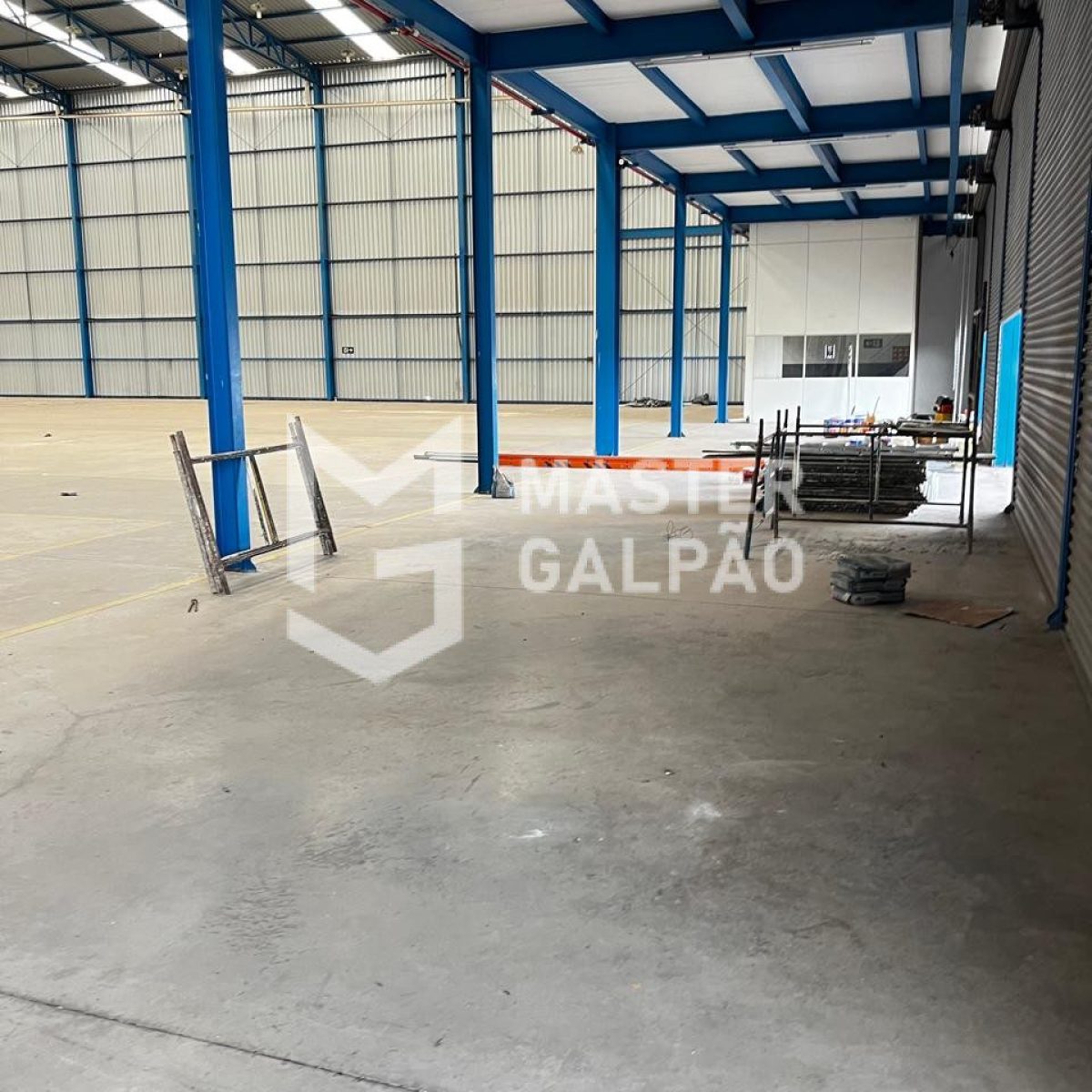 Galpão de 4.200m² para Locação – Condomínio Fechado
