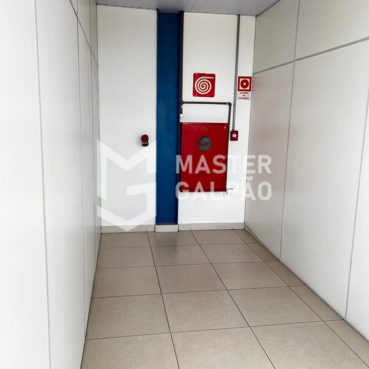 Galpão de 4.200m² para Locação – Condomínio Fechado