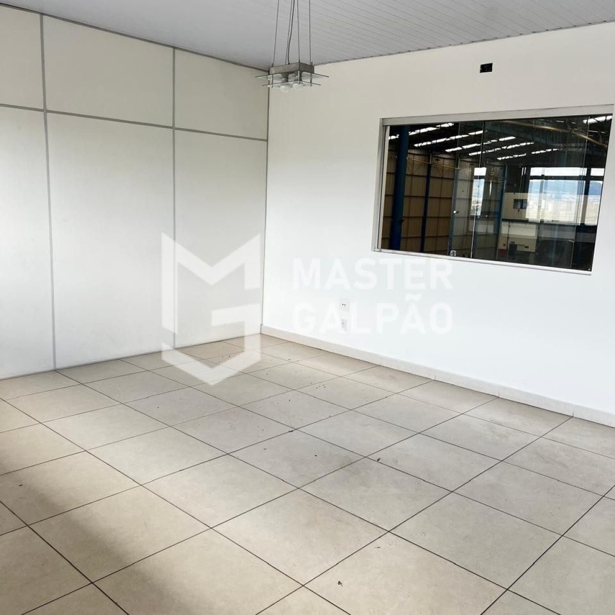 Galpão de 4.200m² para Locação – Condomínio Fechado