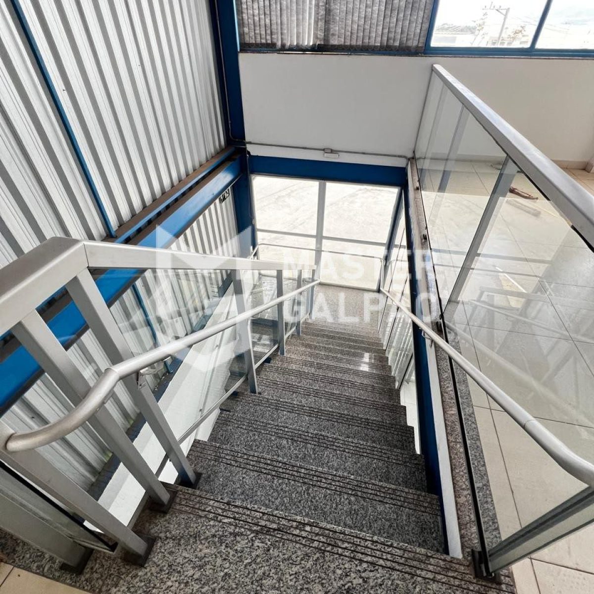 Galpão de 4.200m² para Locação – Condomínio Fechado