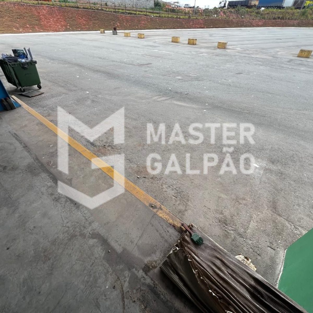 Galpão de 4.200m² para Locação – Condomínio Fechado