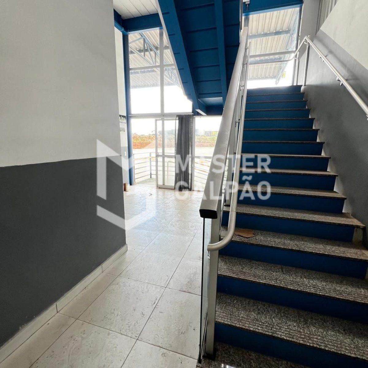 Galpão de 4.200m² para Locação – Condomínio Fechado