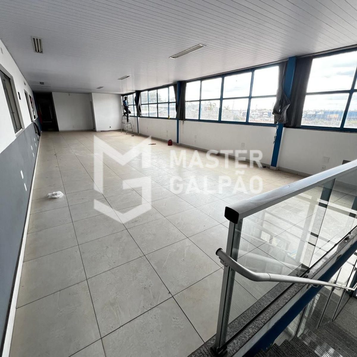 Galpão de 4.200m² para Locação – Condomínio Fechado