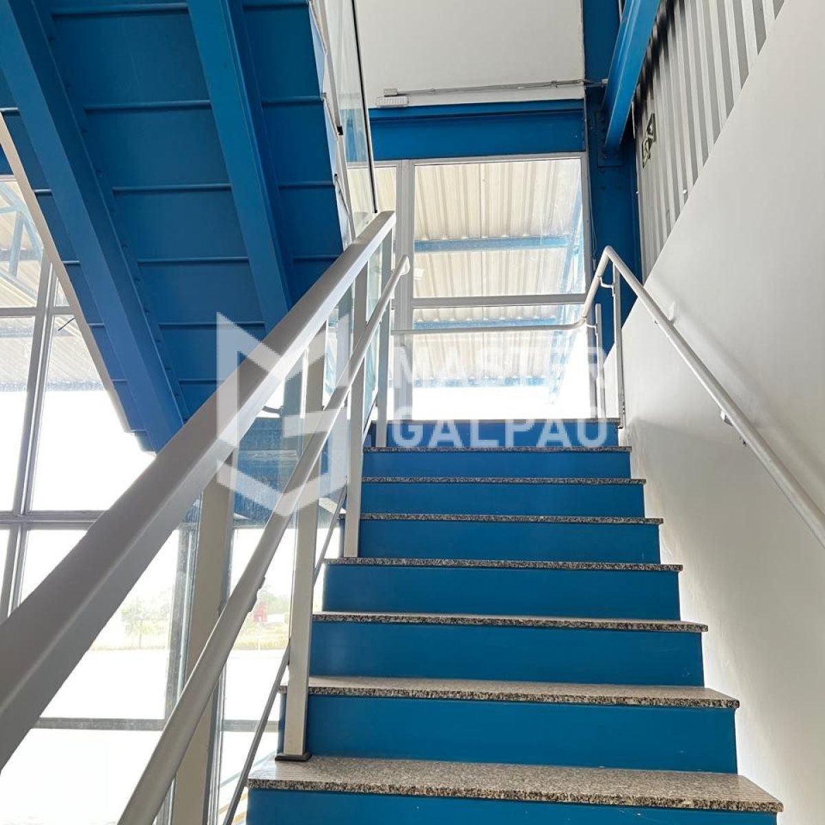 Galpão de 4.200m² para Locação – Condomínio Fechado