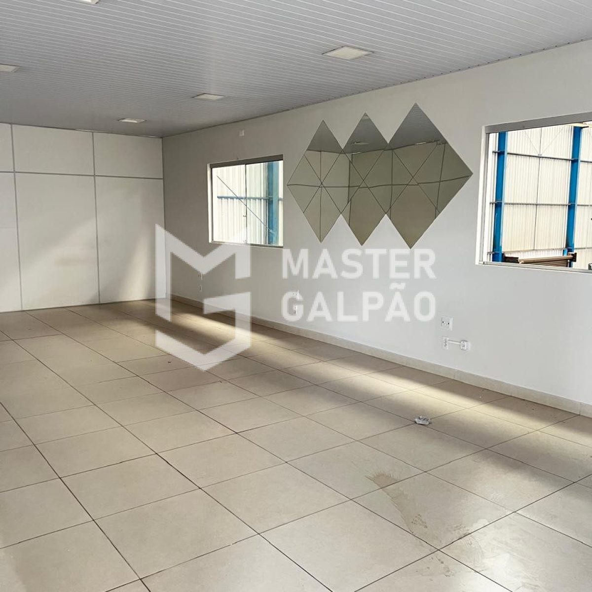 Galpão de 4.200m² para Locação – Condomínio Fechado
