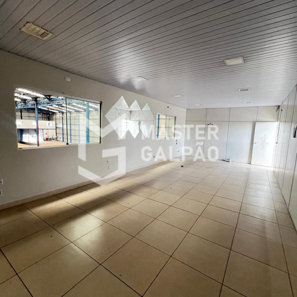 Galpão de 4.200m² para Locação – Condomínio Fechado