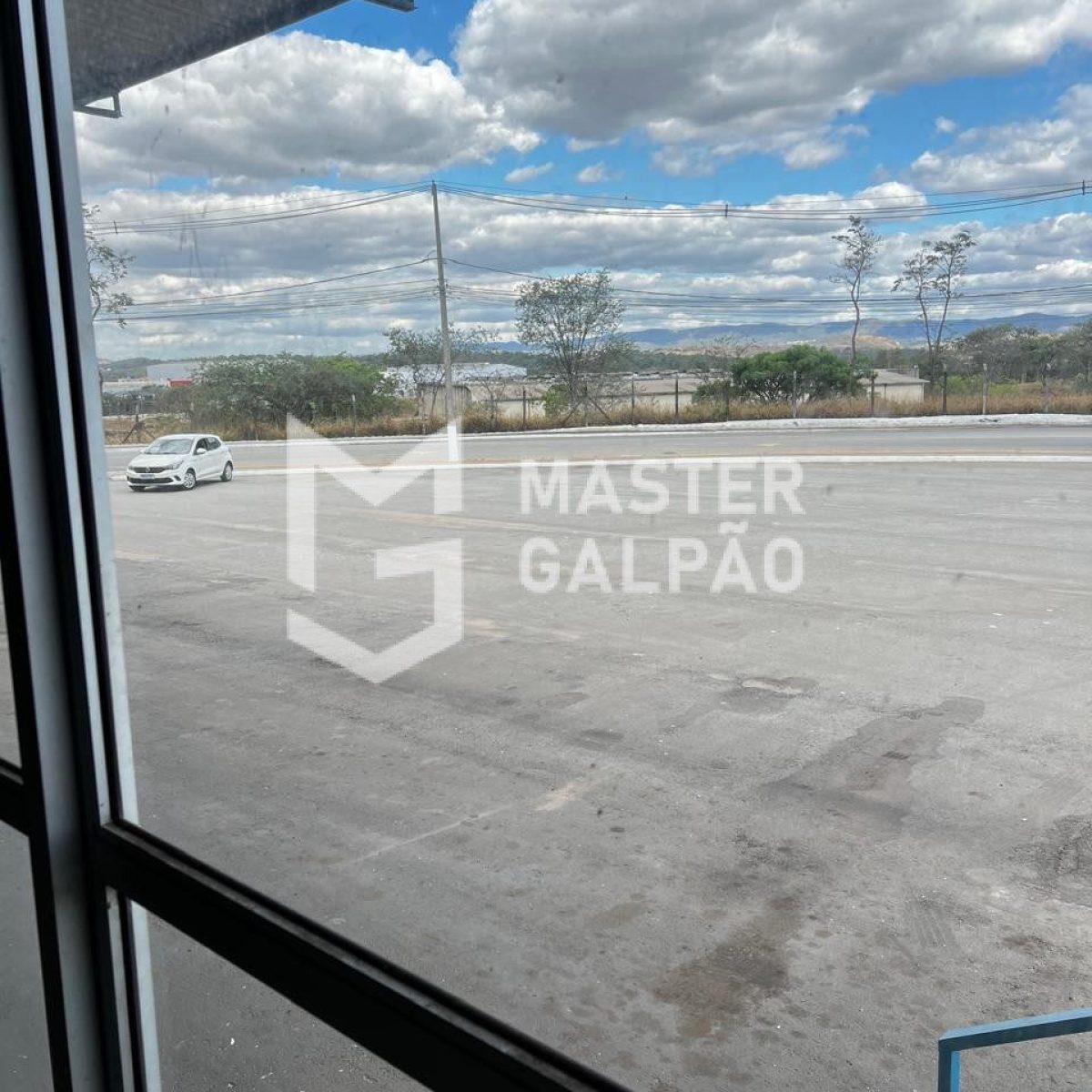 Galpão de 4.200m² para Locação – Condomínio Fechado