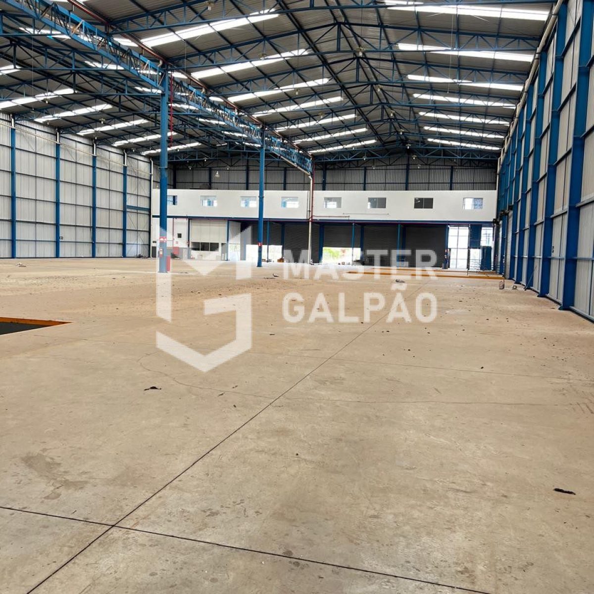 Galpão de 4.200m² para Locação – Condomínio Fechado