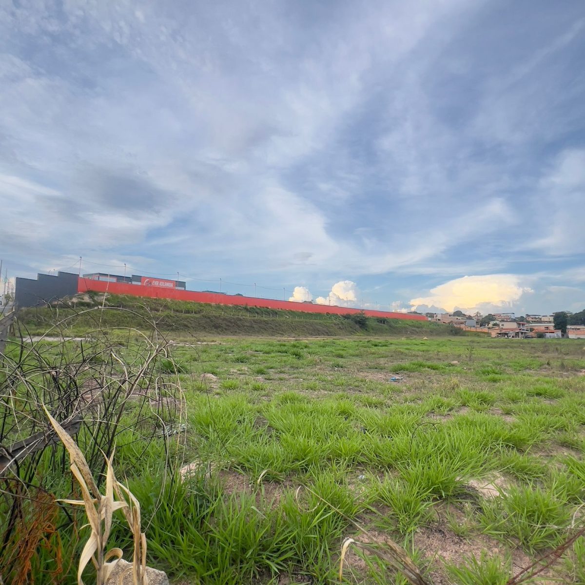 Terreno Industrial de 15.800m² à Venda