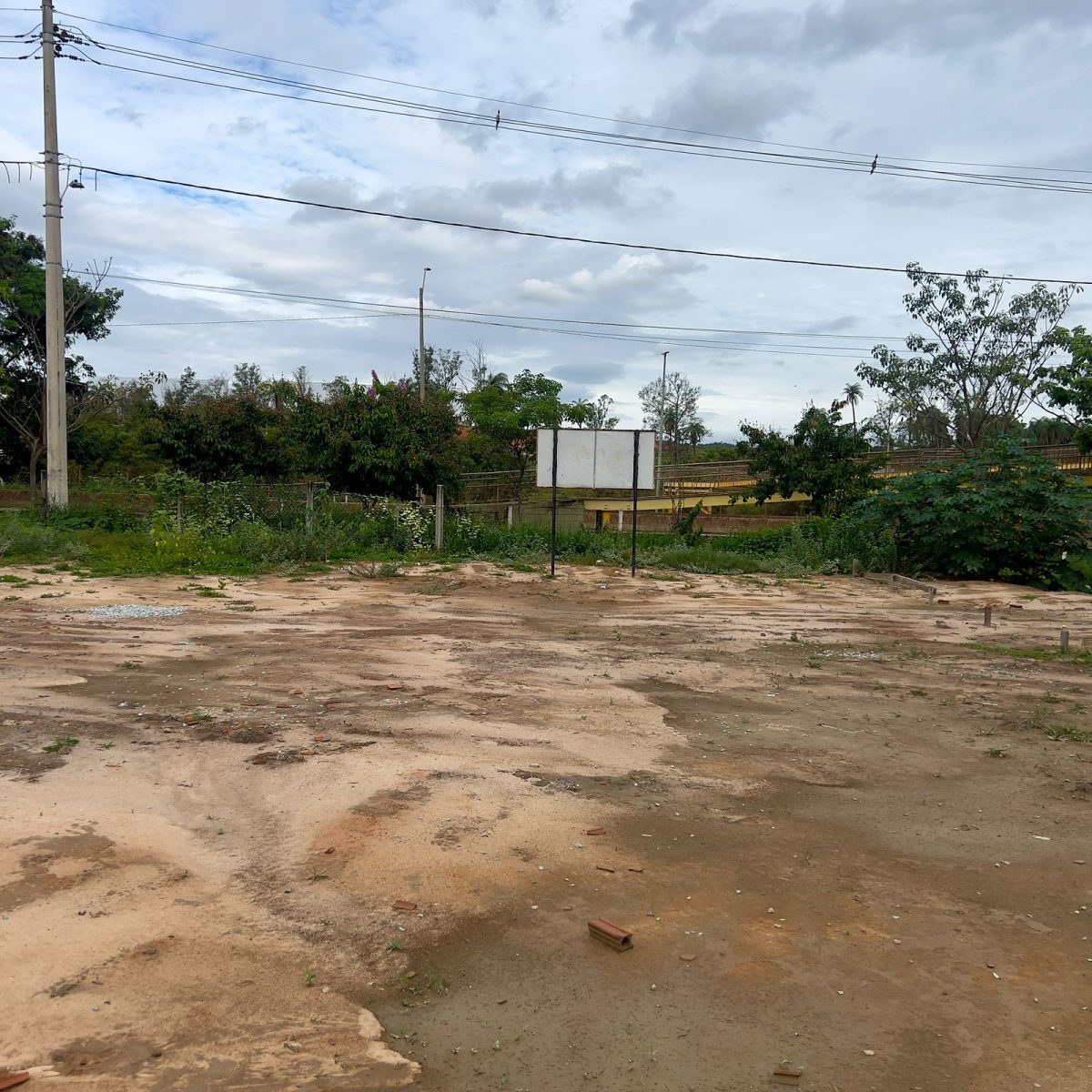Lote de 440m² às Margens da BR-381