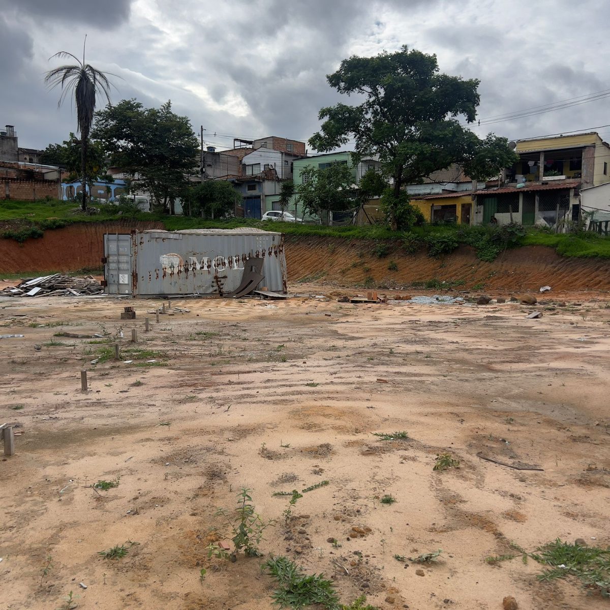 Lote de 440m² às Margens da BR-381