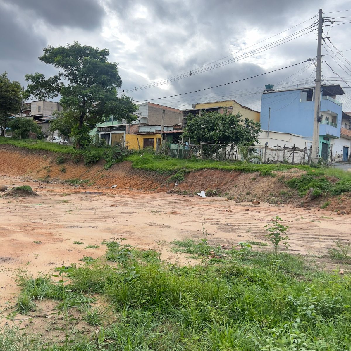Lote de 440m² às Margens da BR-381