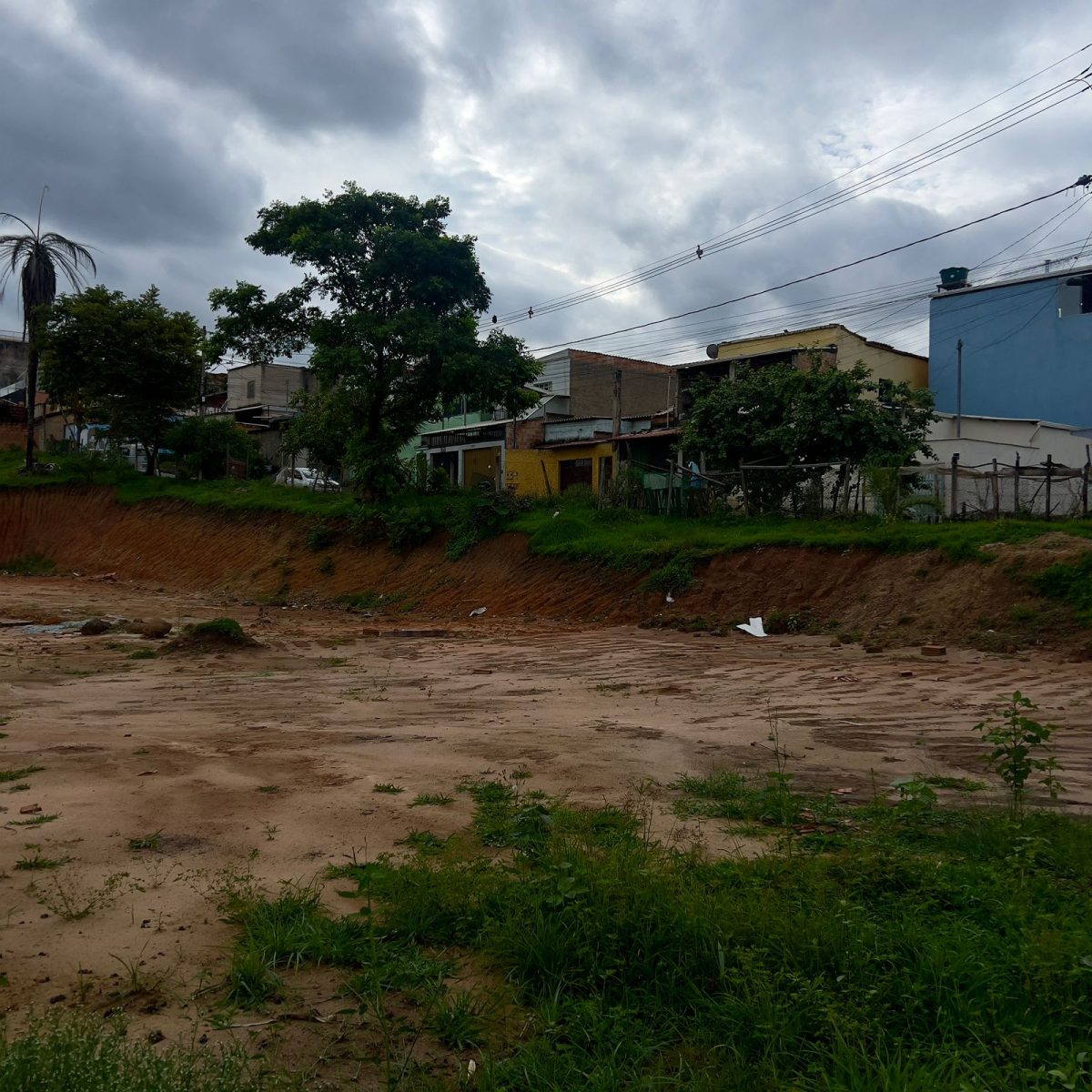 Lote de 440m² às Margens da BR-381