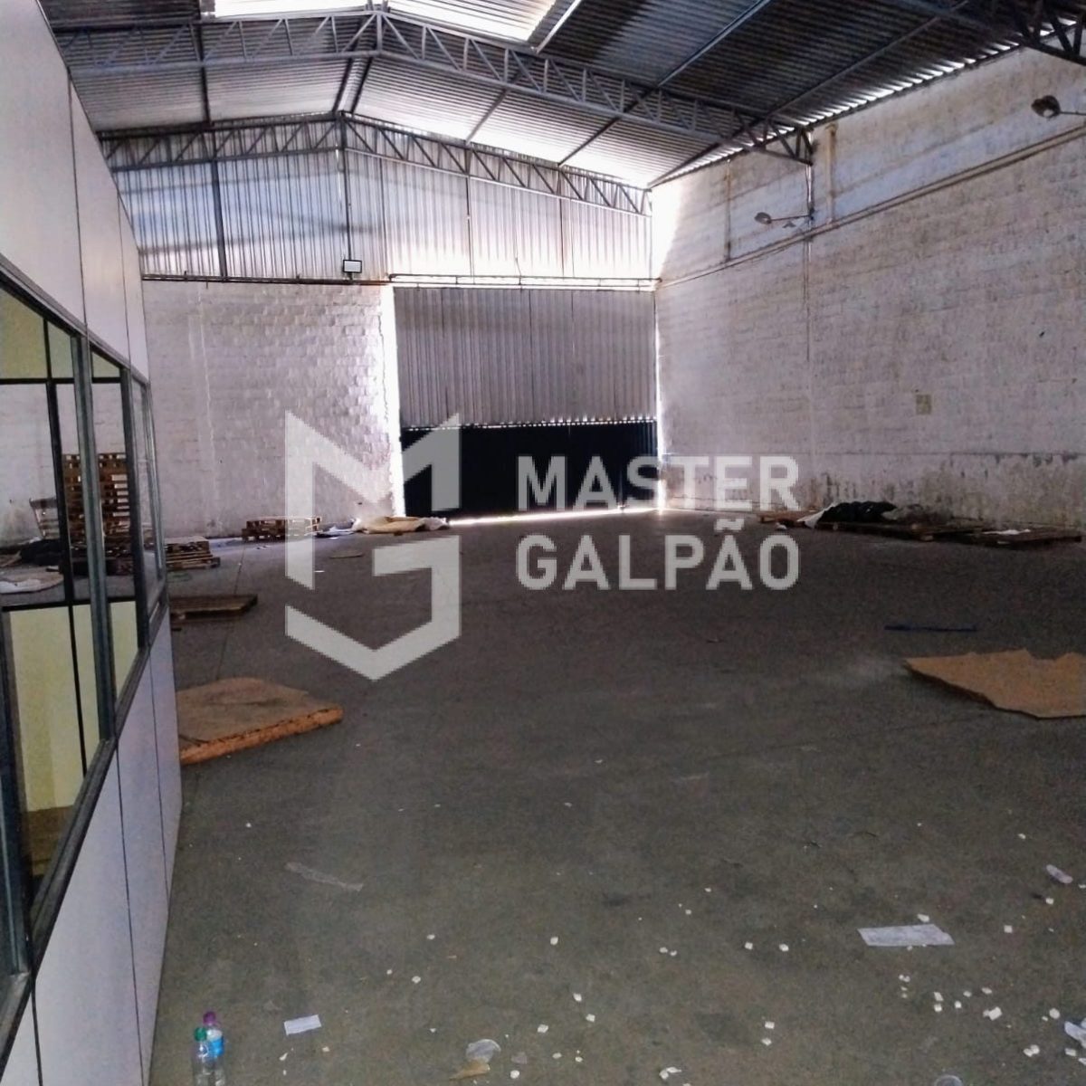 Galpão de 440m² com Doca para 2 Carretas