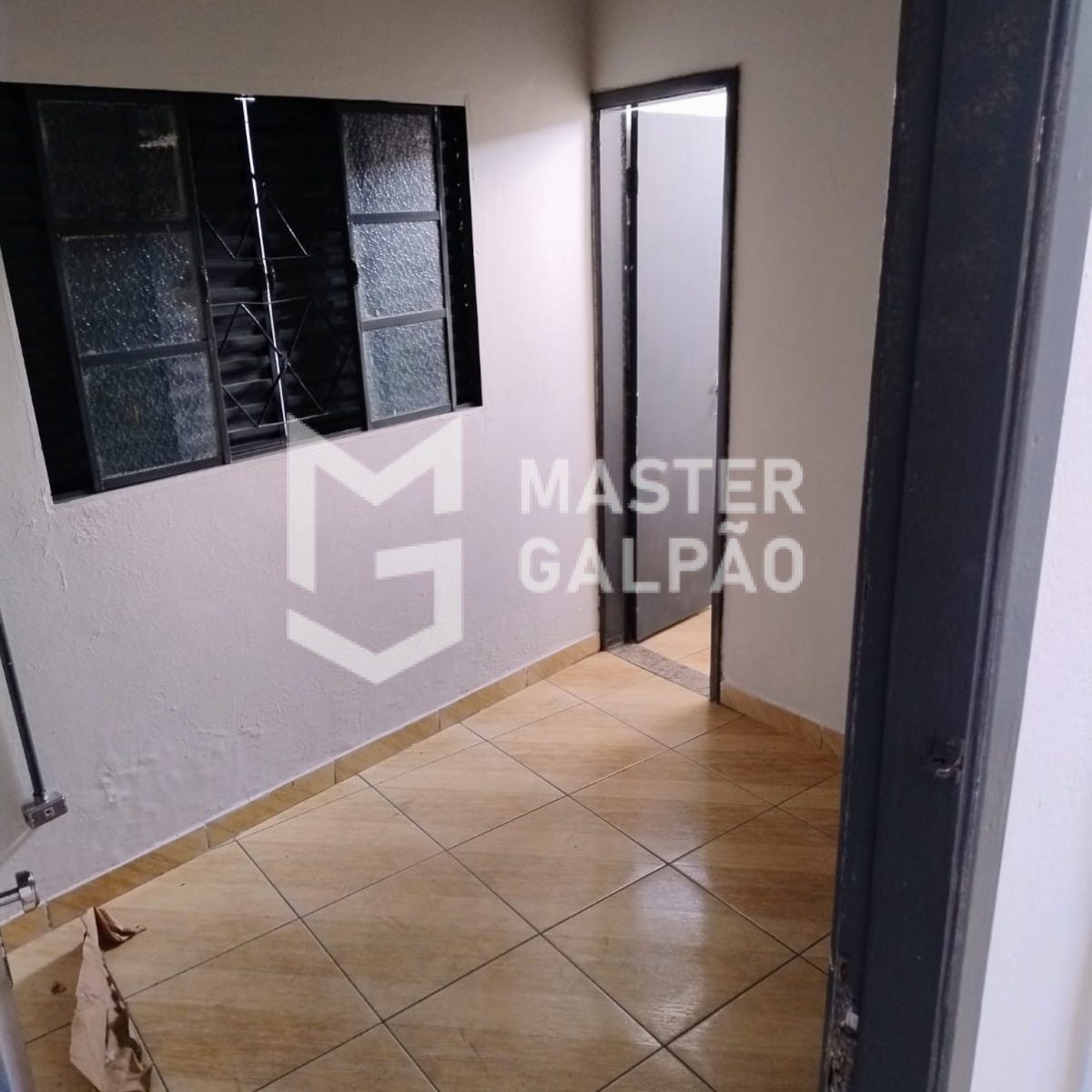 Galpão de 440m² com Doca para 2 Carretas