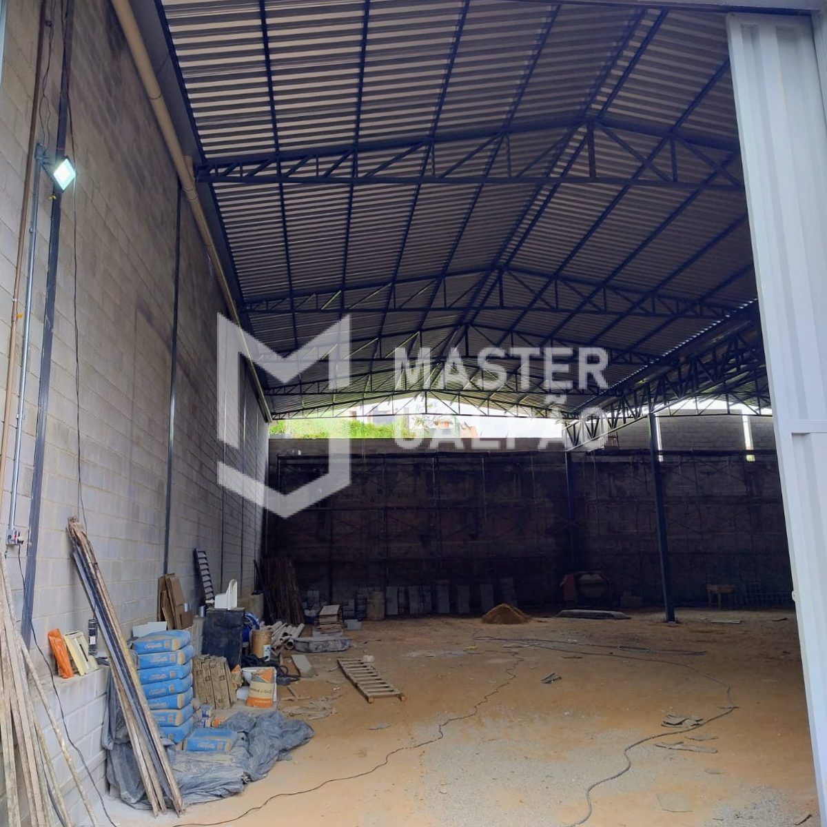 Galpão de 660m² | Arvoredo 2ª Seção - Contagem/MG