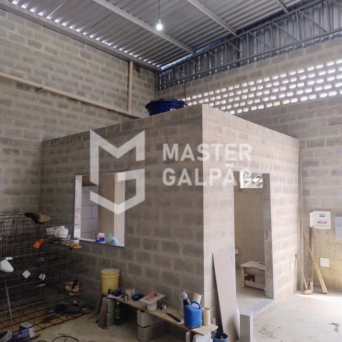 Galpão de 440m²
