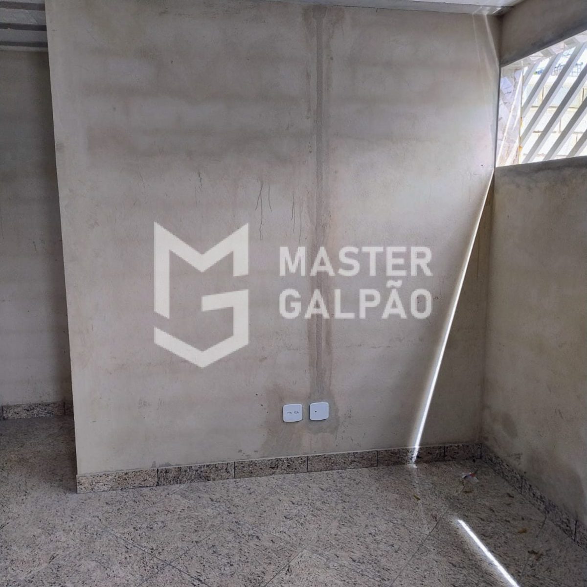 Galpão de 440m²