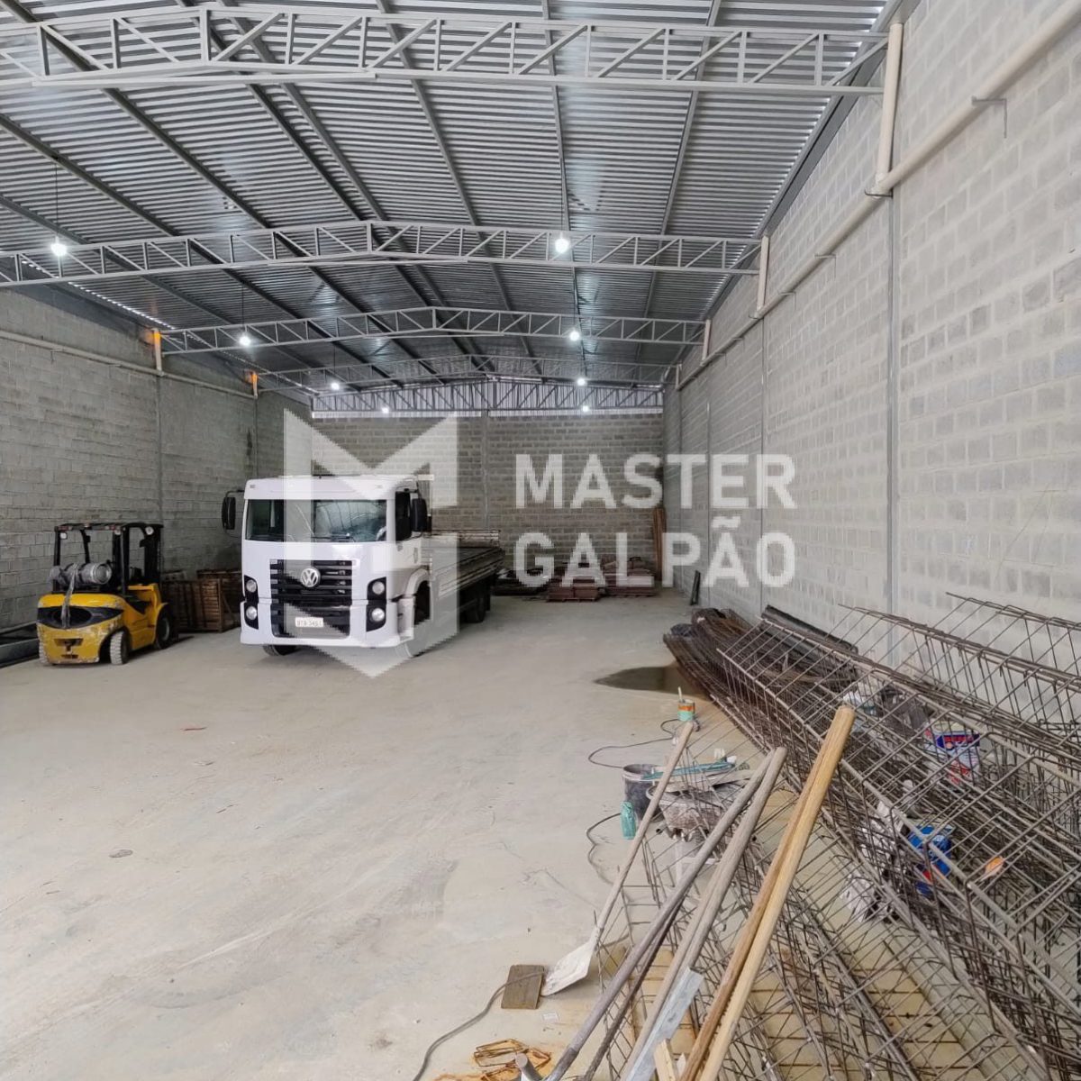 Galpão de 440m²