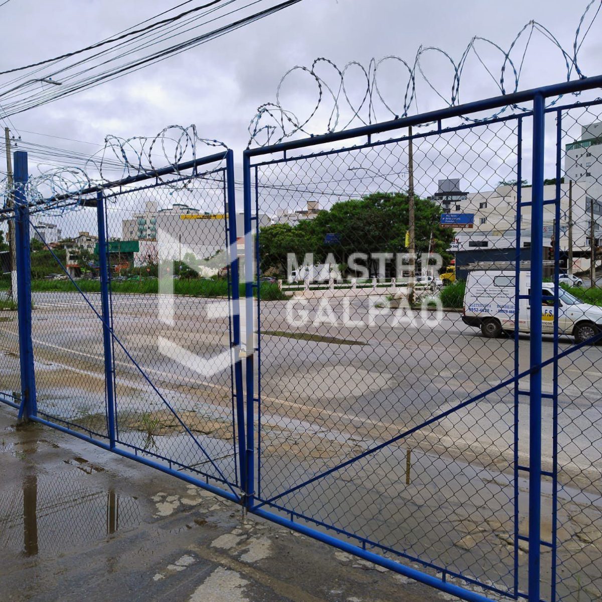 Galpão de 2.200m² + Pátio de 2.800m²