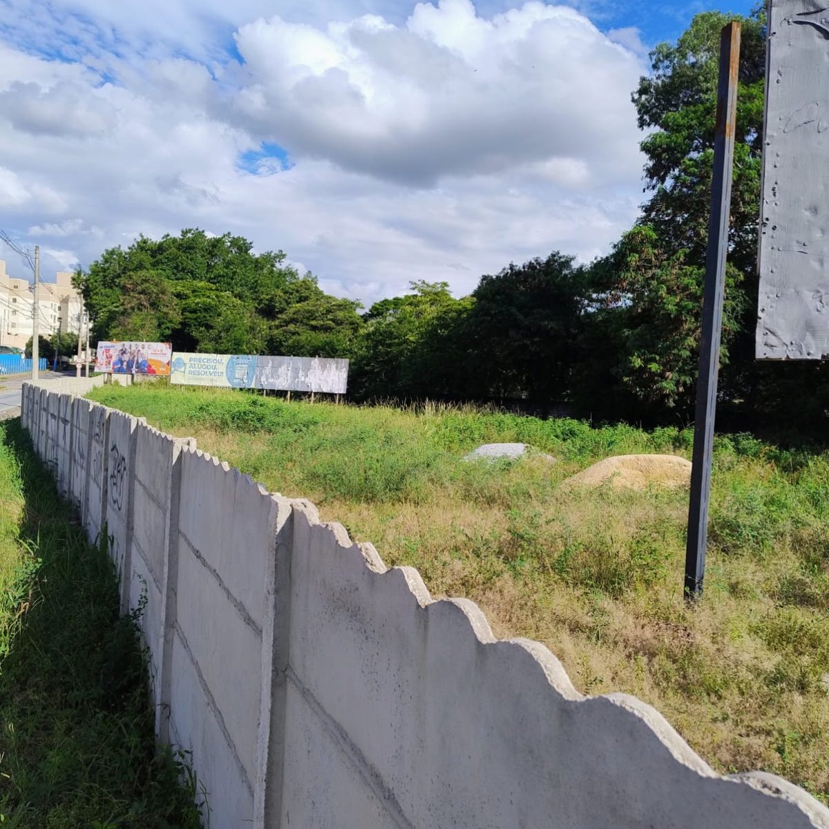 Terreno de 4.938m² em Frente ao SESI