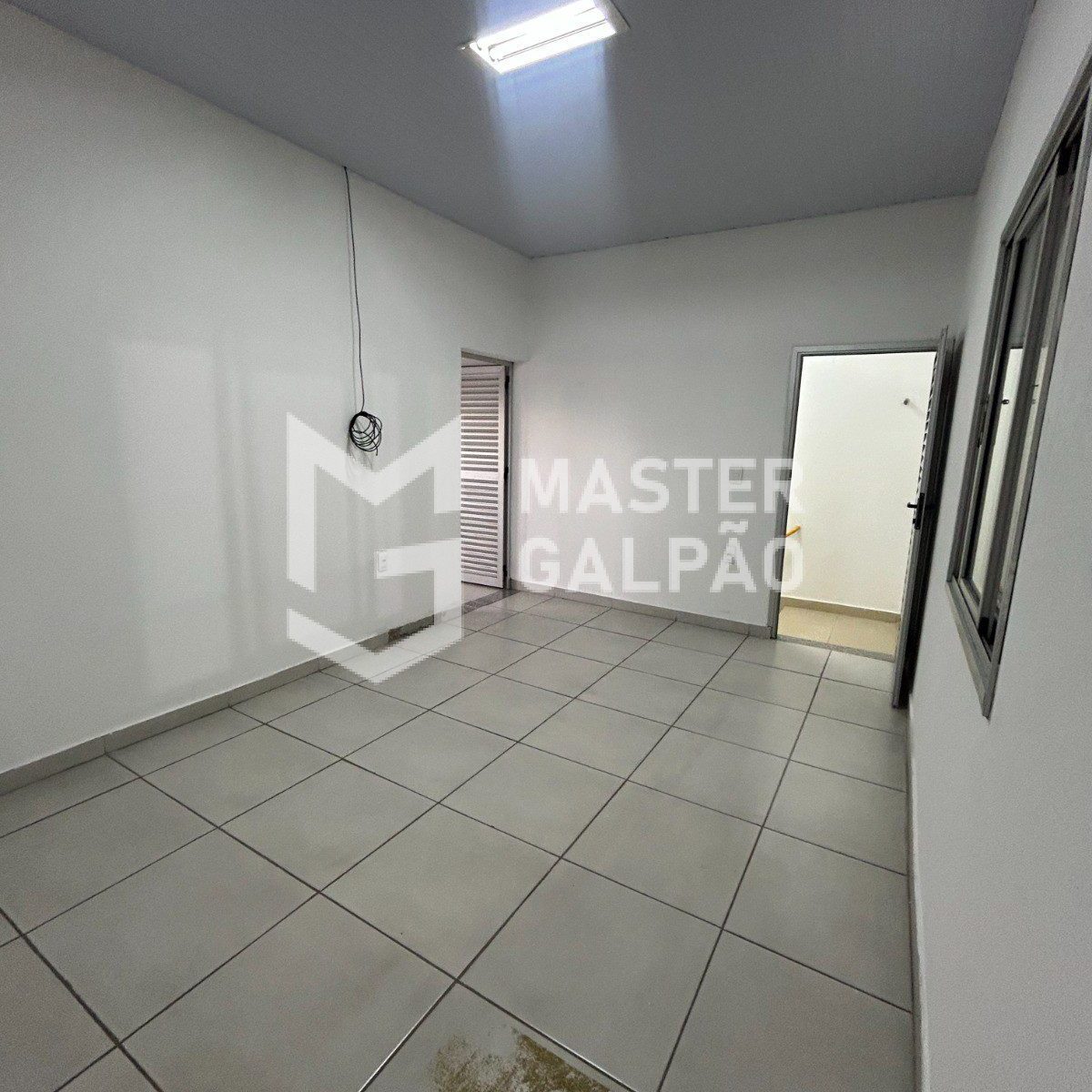 Galpão de 360m² para Alugar
