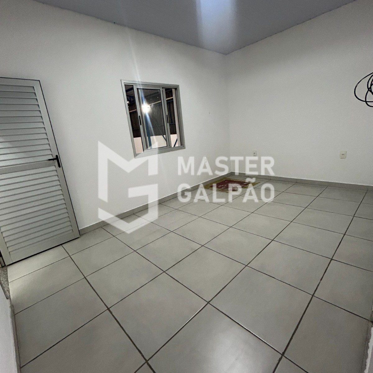 Galpão de 360m² para Alugar