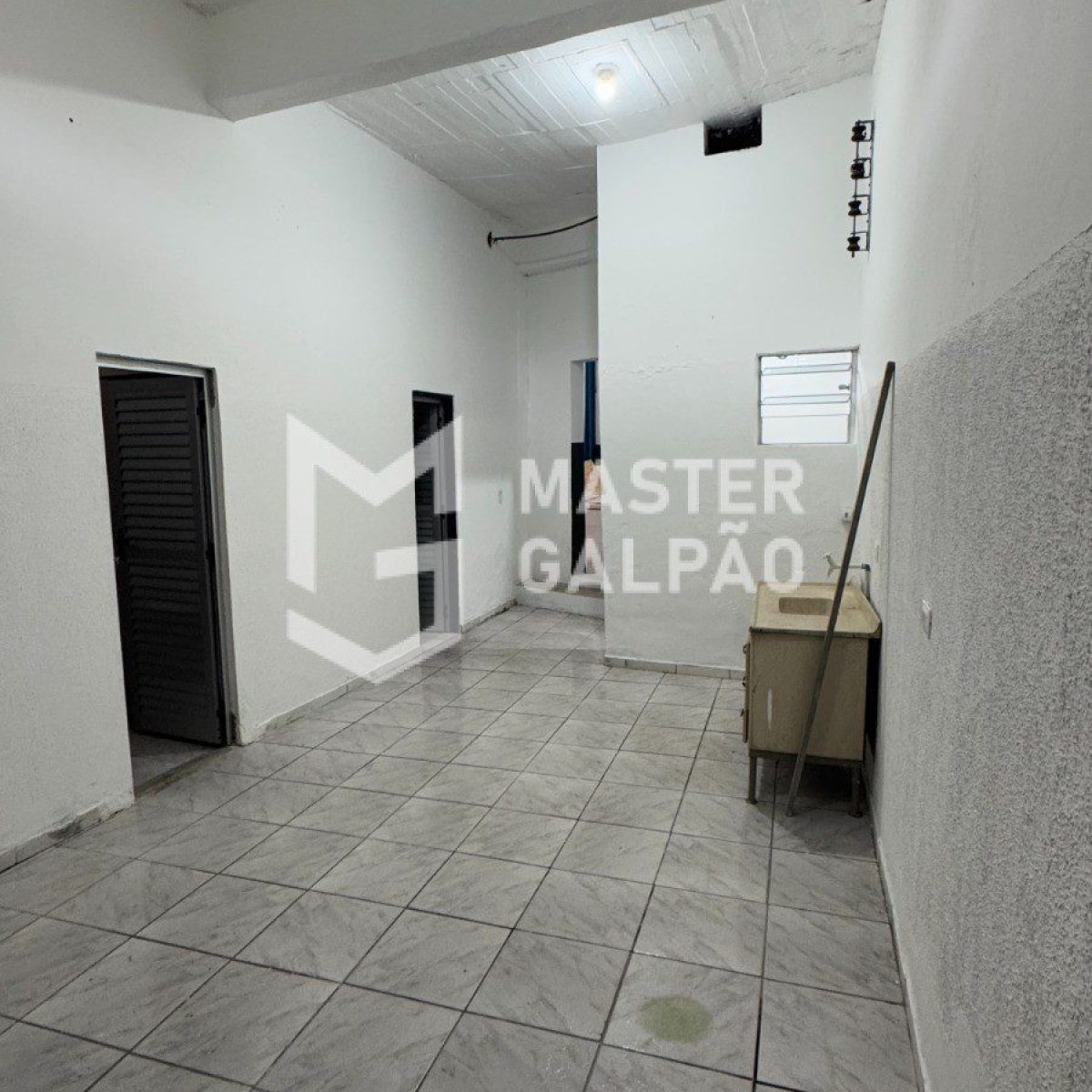 Galpão de 360m² para Alugar