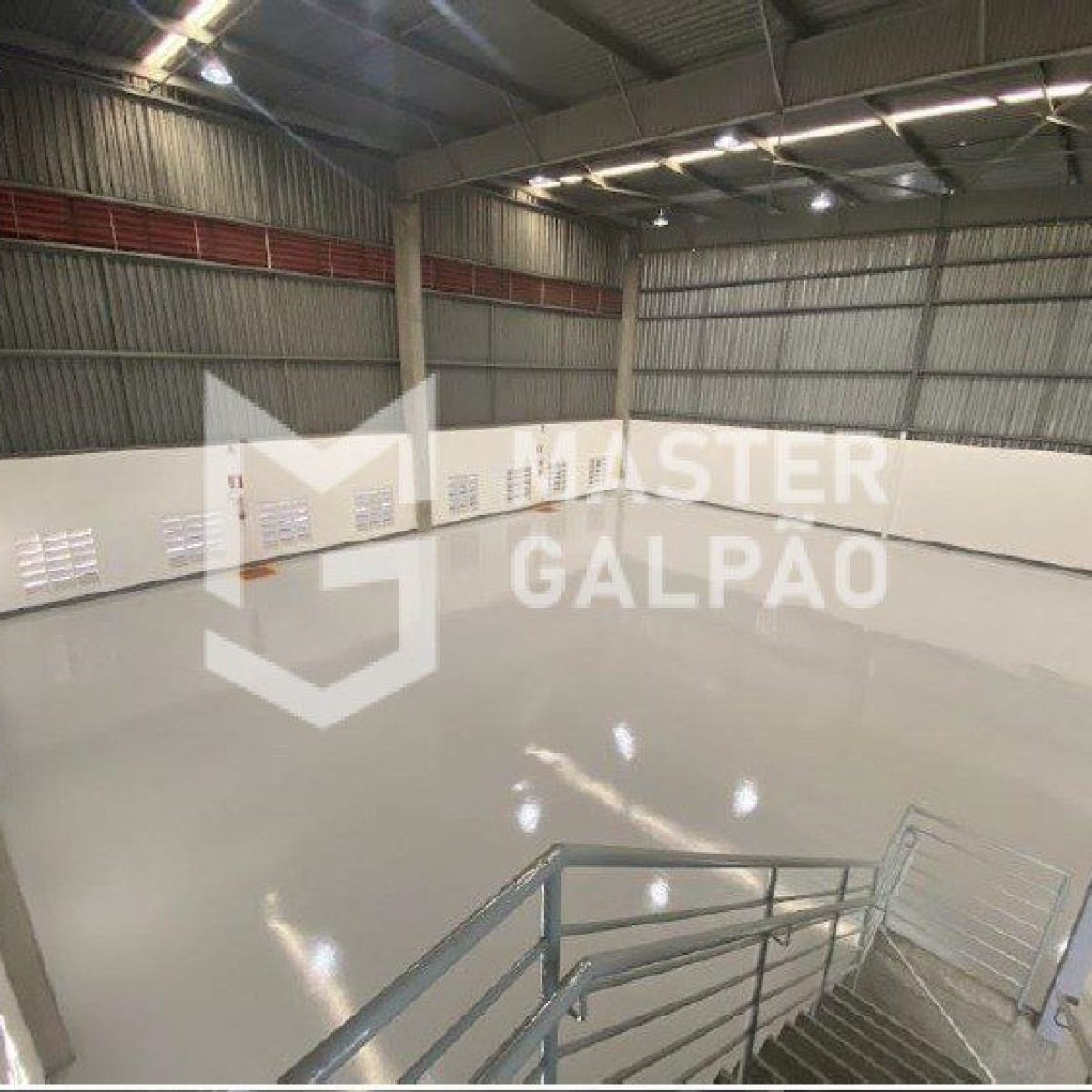 Oportunidade: Galpão com Docas