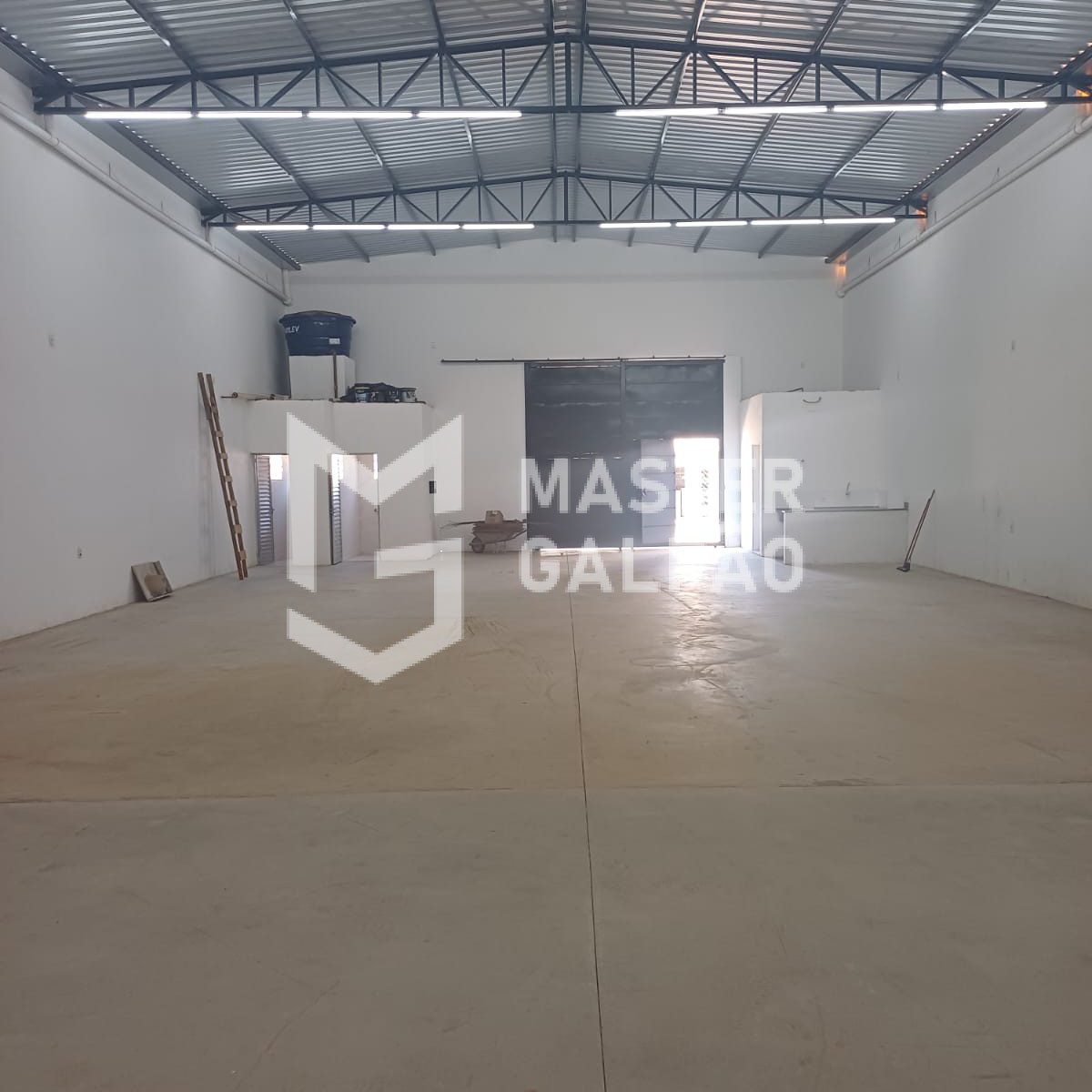 Galpão Novo de 300m² para Alugar