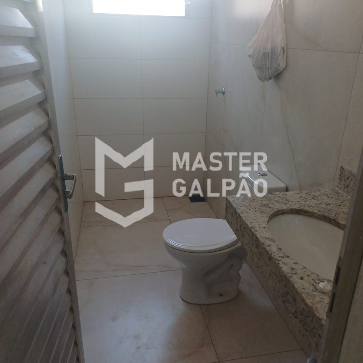 Galpão Novo de 300m² para Alugar