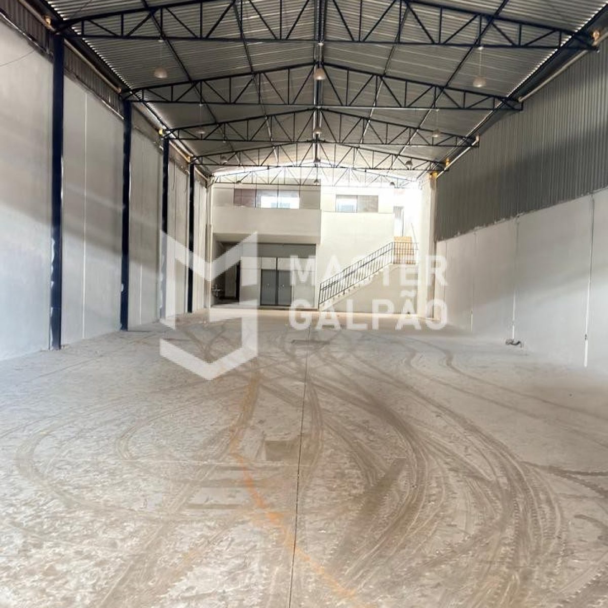 Galpão de 900m² para Aluguel