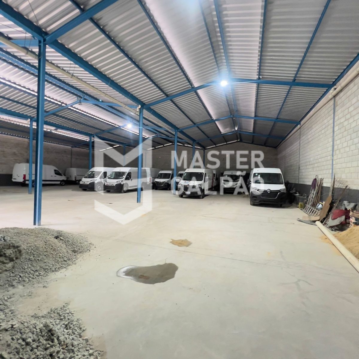 Galpão Comercial – 900m²