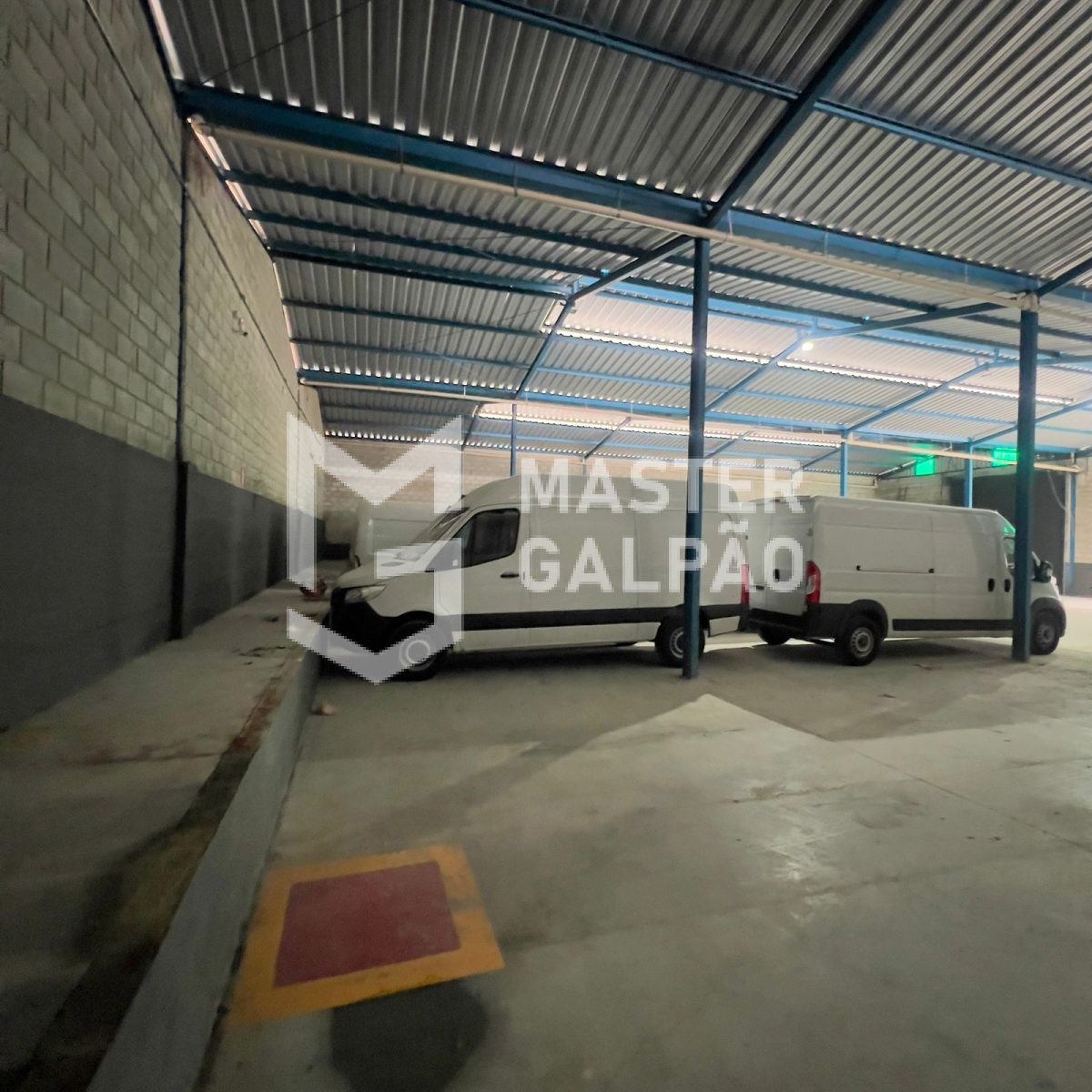 Galpão Comercial – 900m²