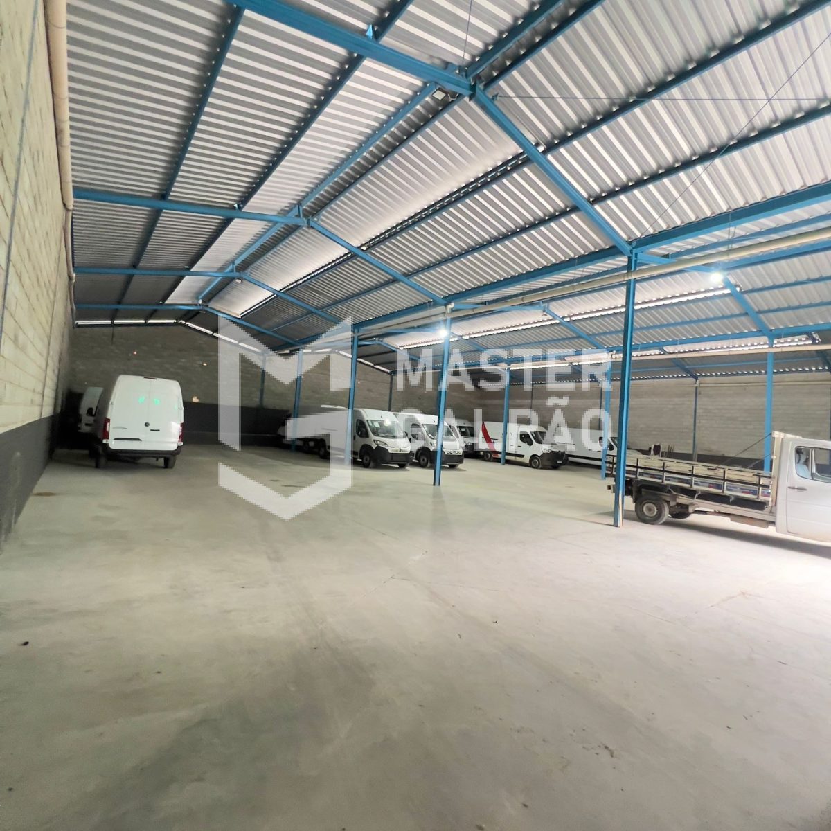 Galpão Comercial – 900m²