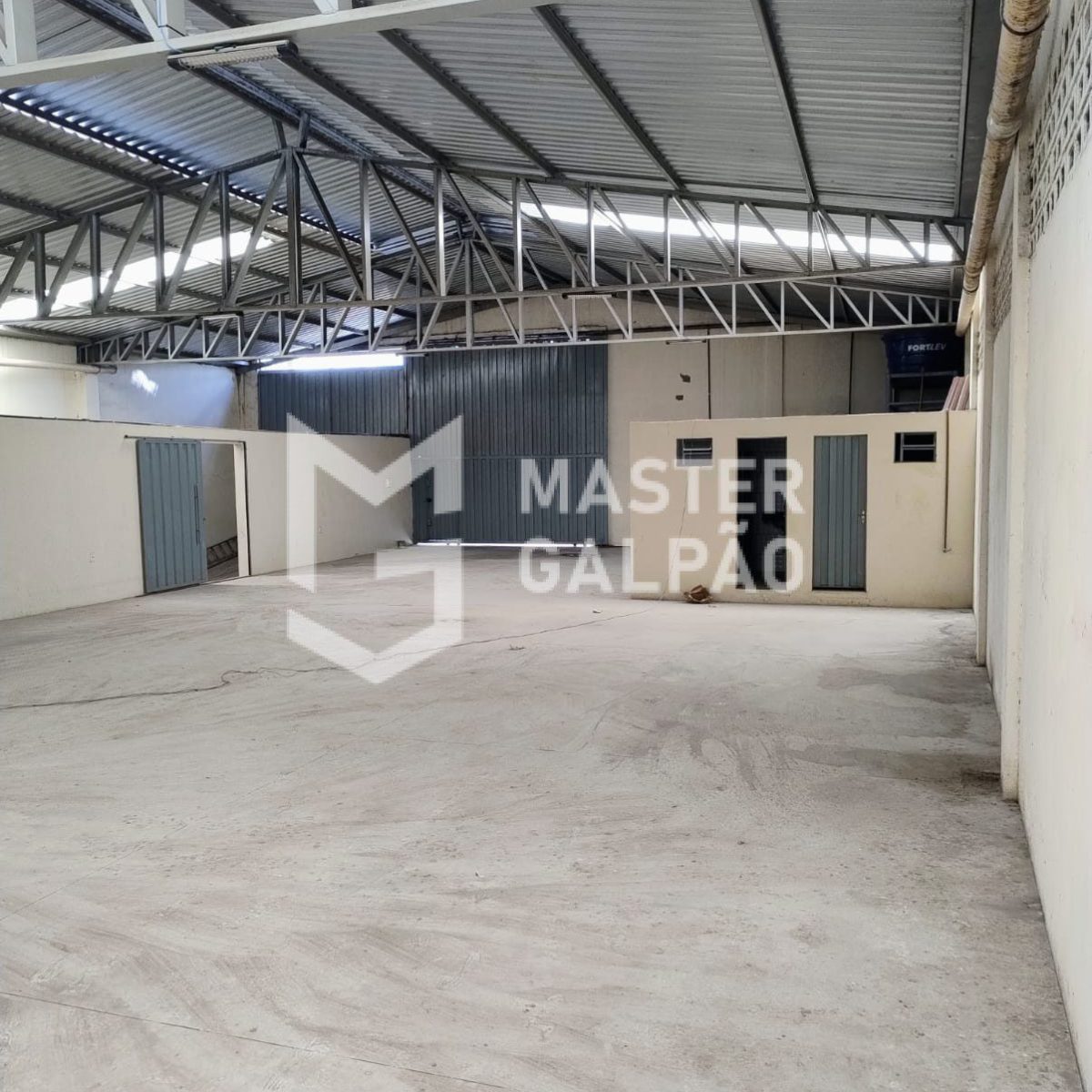 Galpão para Aluguel – 900m²