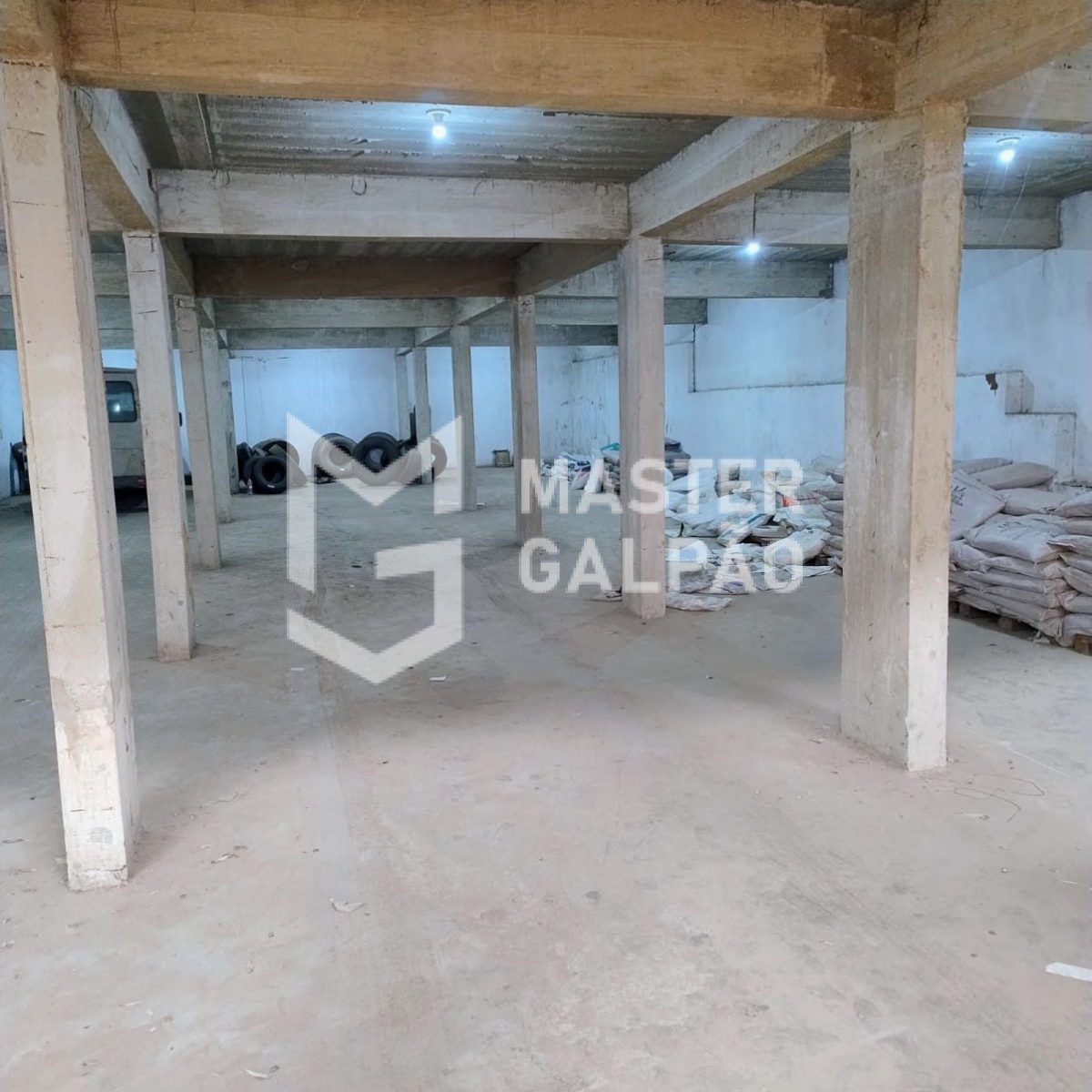 Galpão para Aluguel – 900m²