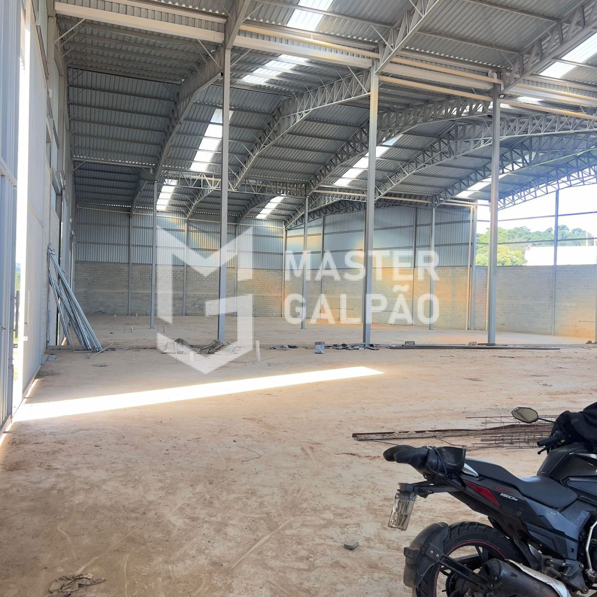 Galpão Industrial com Pé-direito 8m