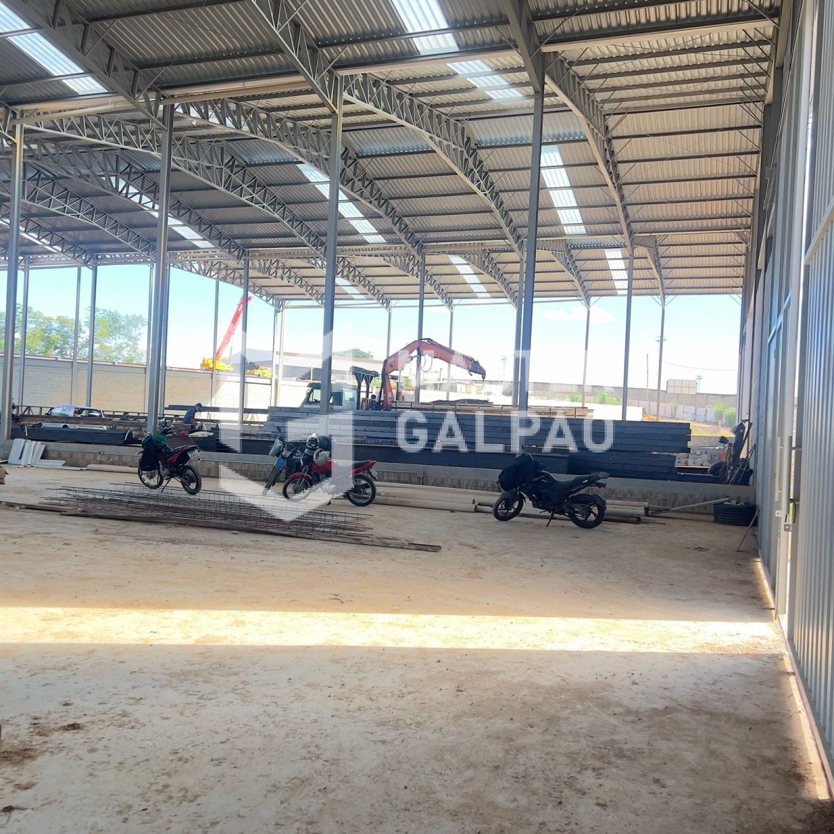 Galpão Industrial com Pé-direito 8m
